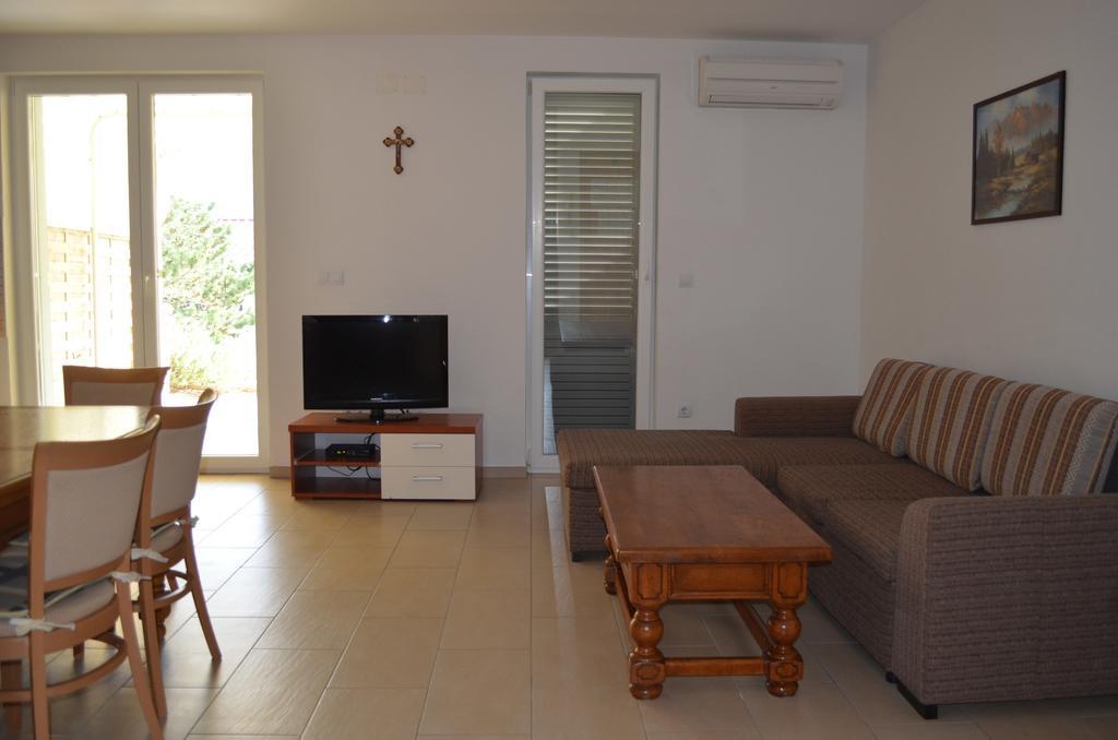 Apartments Buljan Baška Chambre photo